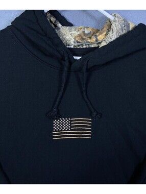 Buck Wear Sweatshirt XL Deer Hunting Skull American Flag Hoodie Pullover Camo